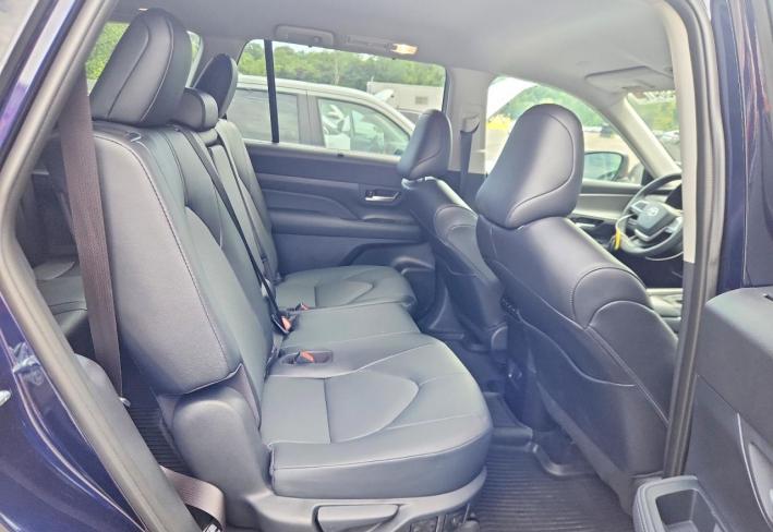 Salvage 2026 Toyota Grand Highlander Xle in Blue
