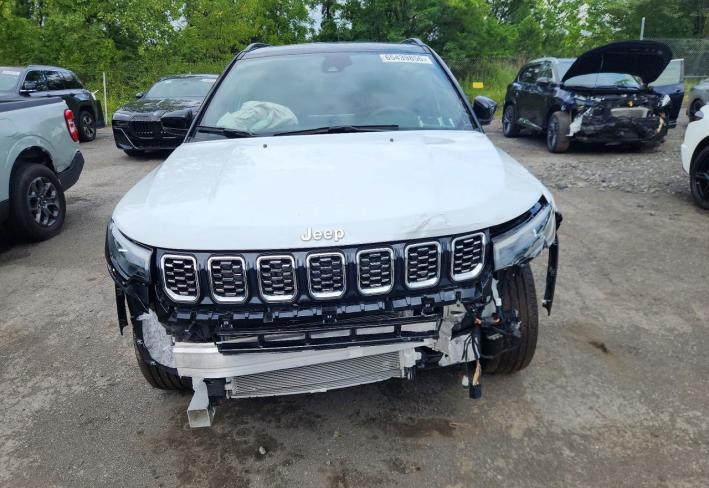 Salvage 2024 Jeep Compass Limited in White