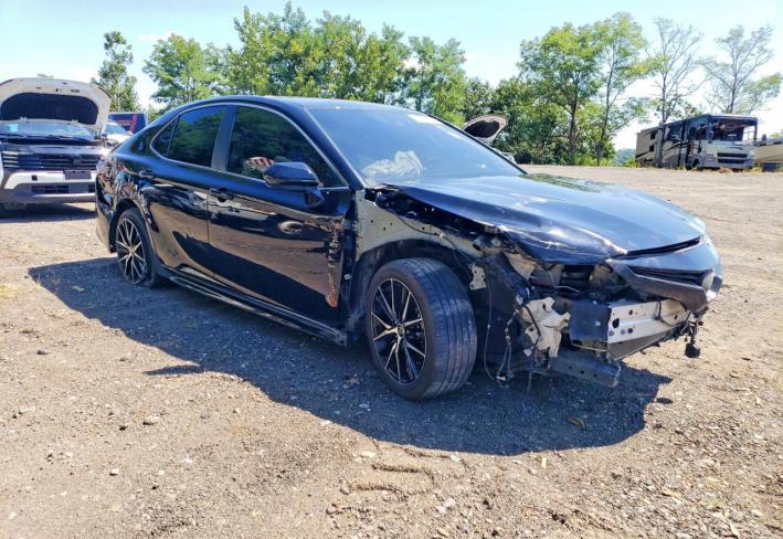 Salvage 2023 Toyota Camry Se in Black