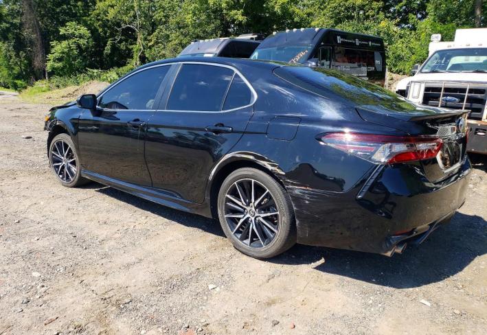 Salvage 2023 Toyota Camry Se in Black