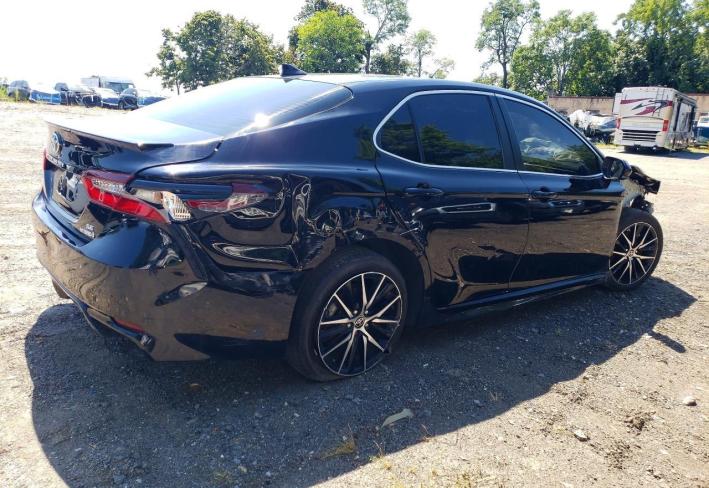 Salvage 2023 Toyota Camry Se in Black