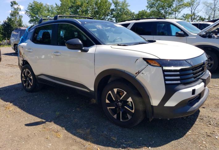 Salvage 2026 Nissan Kicks Sv in White