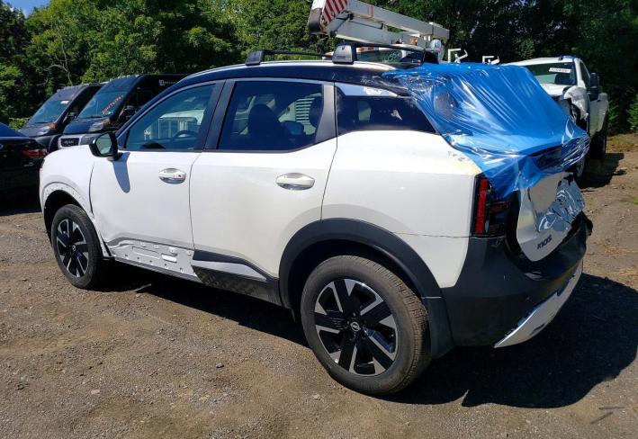 Salvage 2026 Nissan Kicks Sv in White