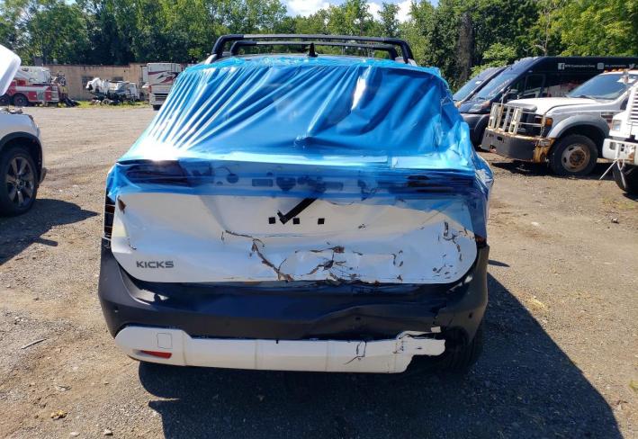 Salvage 2026 Nissan Kicks Sv in White