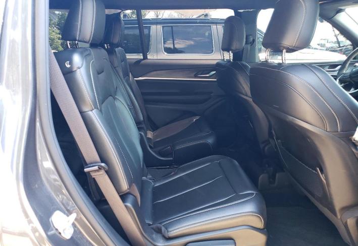Salvage 2024 Jeep Grand Cherokee L Limited in Black