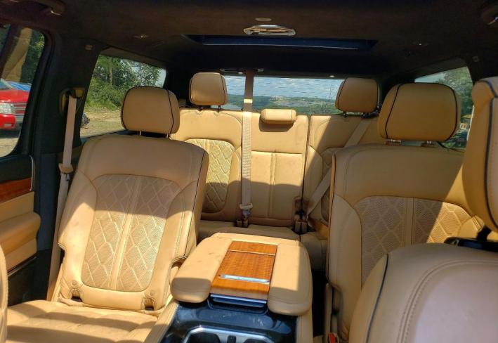 Salvage 2022 Jeep Grand Wagoneer Series Iii in White