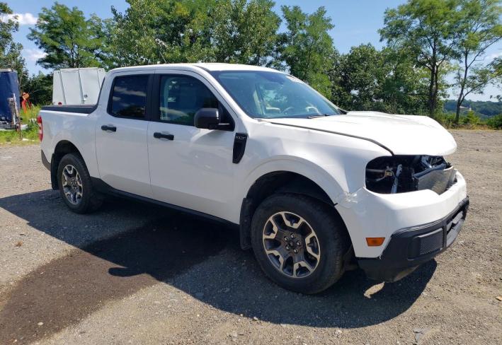 Salvage 2024 Ford Maverick Xlt in White