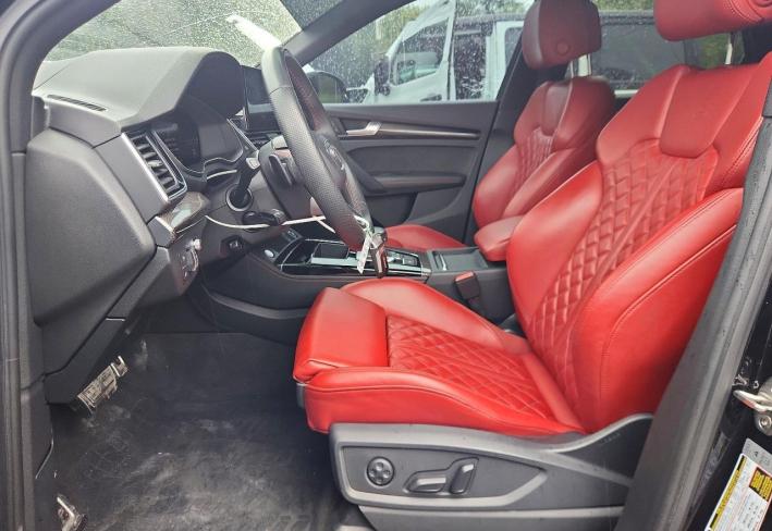 Salvage 2021 Audi Sq5 Prestige in Black