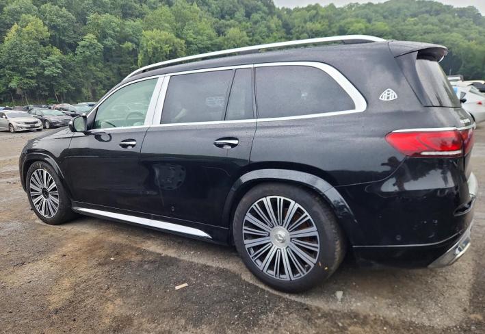 Salvage 2023 Mercedes Benz Gls 600 Maybach in Two Tone