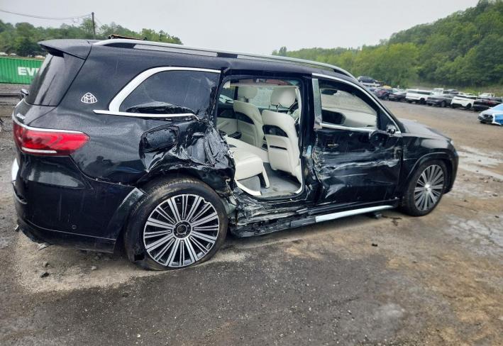 Salvage 2023 Mercedes Benz Gls 600 Maybach in Two Tone