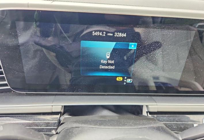 Salvage 2023 Mercedes Benz Gls 600 Maybach in Two Tone