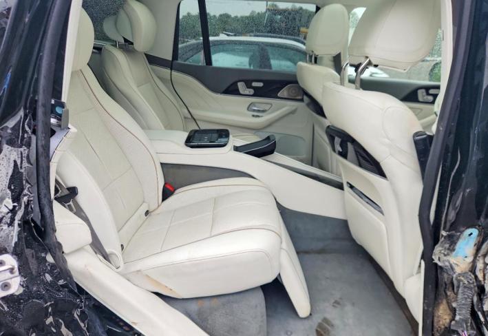 Salvage 2023 Mercedes Benz Gls 600 Maybach in Two Tone