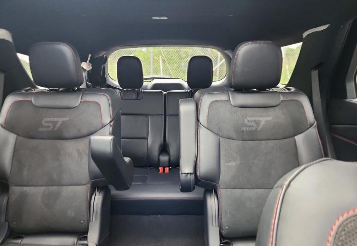 Salvage 2025 Ford Explorer St in Black