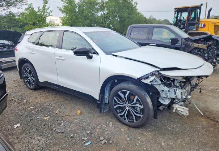 Salvage 2025 Toyota Crown Signia Xle in White
