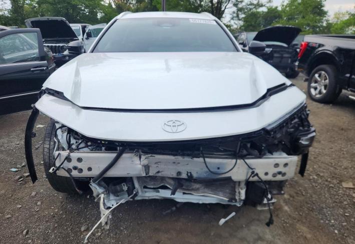 Salvage 2025 Toyota Crown Signia Xle in White