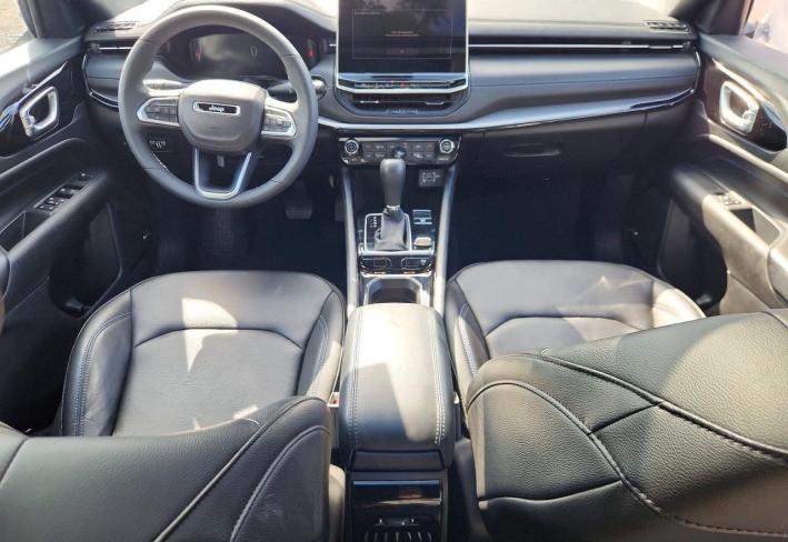 Salvage 2025 Jeep Compass Limited in White