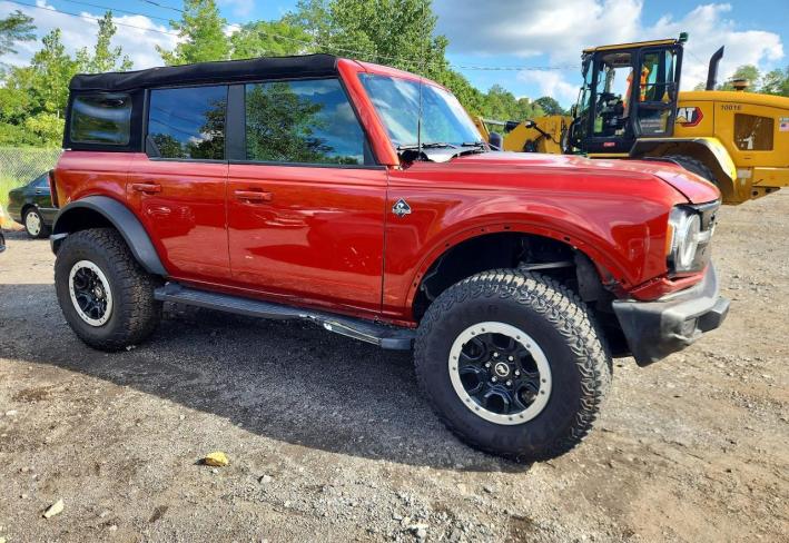 Salvage 2023 Ford Bronco Wildtrak in Burgundy