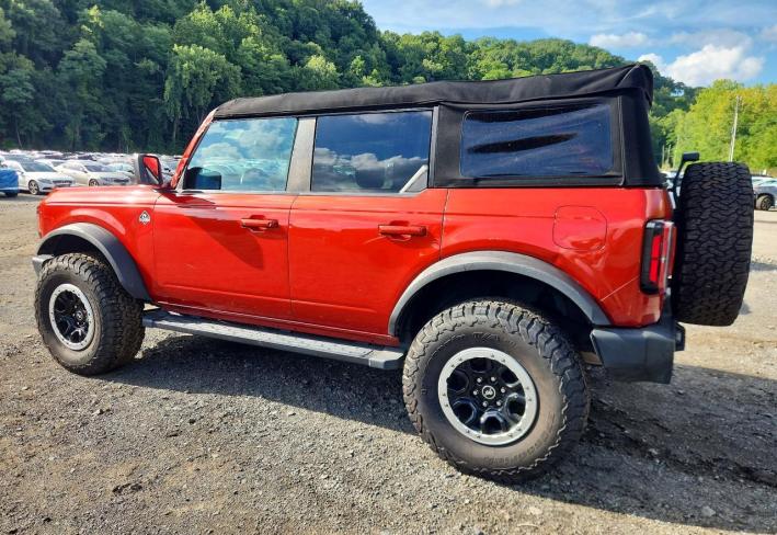 Salvage 2023 Ford Bronco Wildtrak in Burgundy