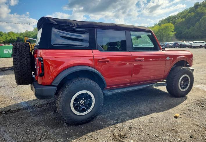 Salvage 2023 Ford Bronco Wildtrak in Burgundy