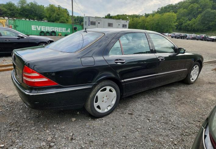 Salvage 2002 Mercedes-benz S600  in Black
