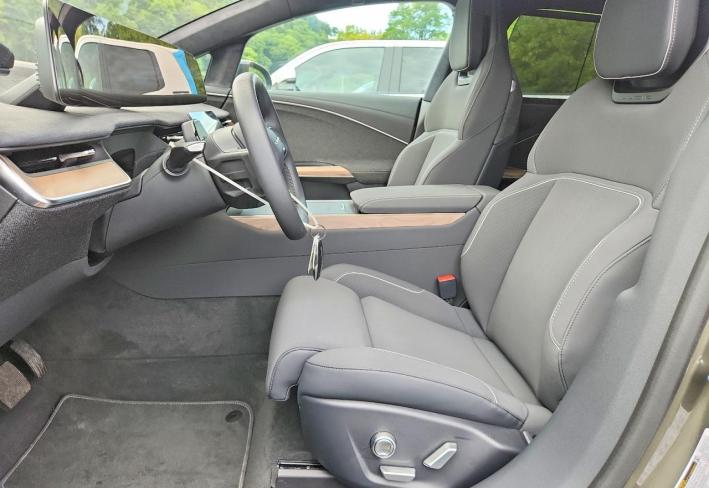 Salvage 2026 Lucid Motors Gavity  in Gray