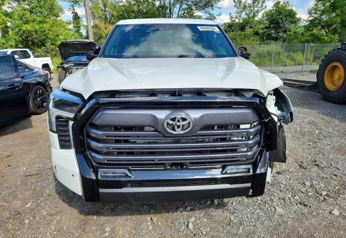 Salvage 2025 Toyota Tundra Limited in White