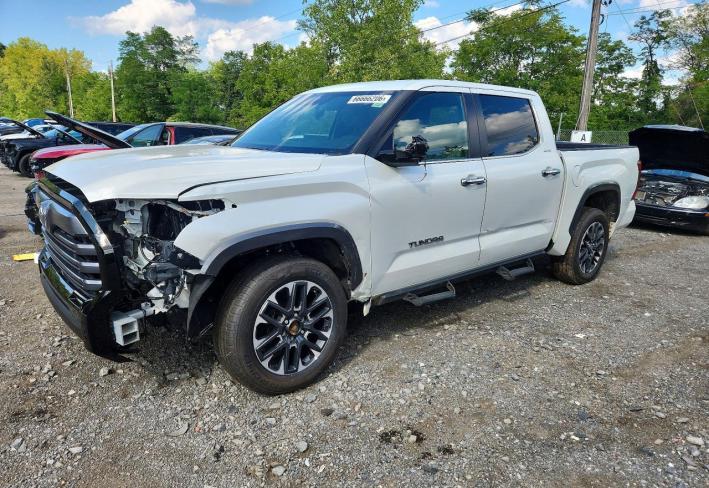 Salvage 2025 Toyota Tundra Limited in White