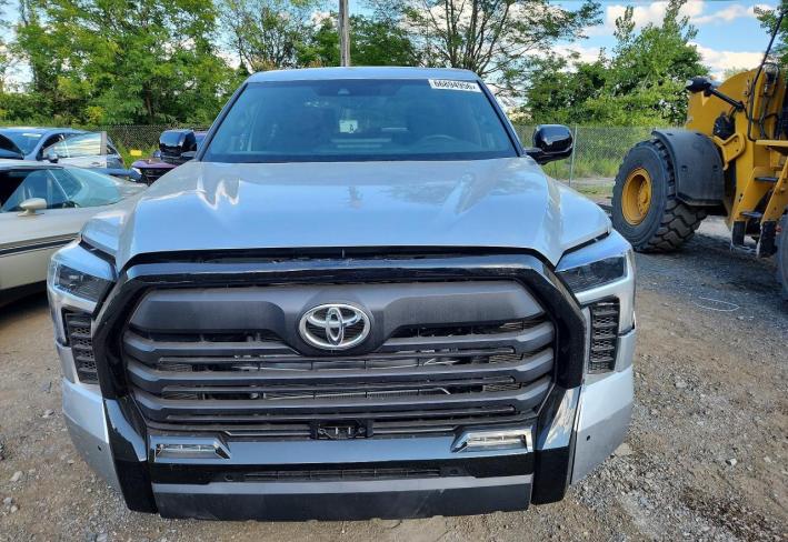 Salvage 2025 Toyota Tundra Limited in Silver