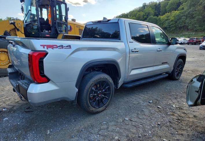 Salvage 2025 Toyota Tundra Limited in Silver