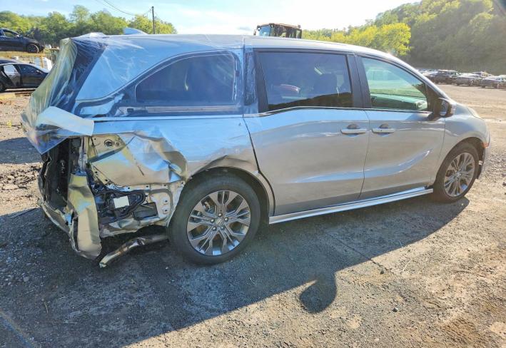 Salvage 2026 Honda Odyssey Touring in Silver