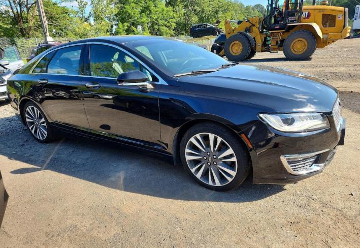 Salvage 2017 Lincoln Mkz  in Black