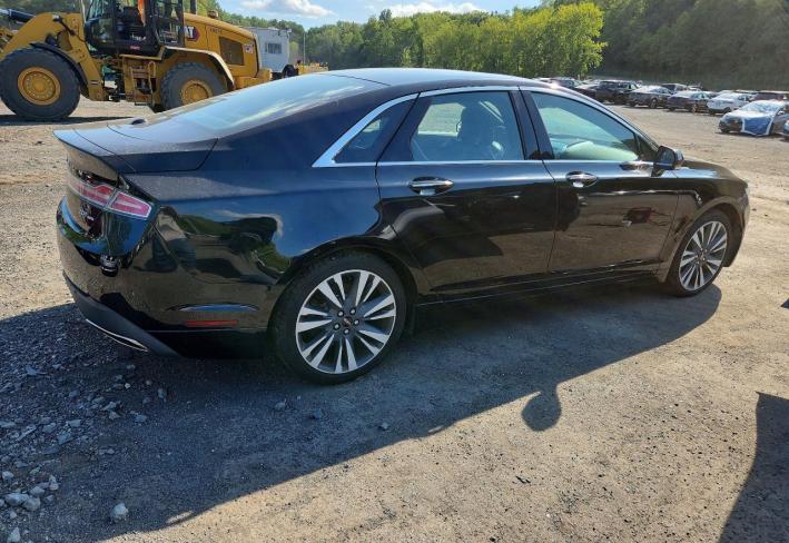 Salvage 2017 Lincoln Mkz  in Black