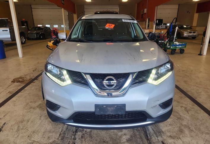 Salvage 2016 Nissan Rogue  in Gray