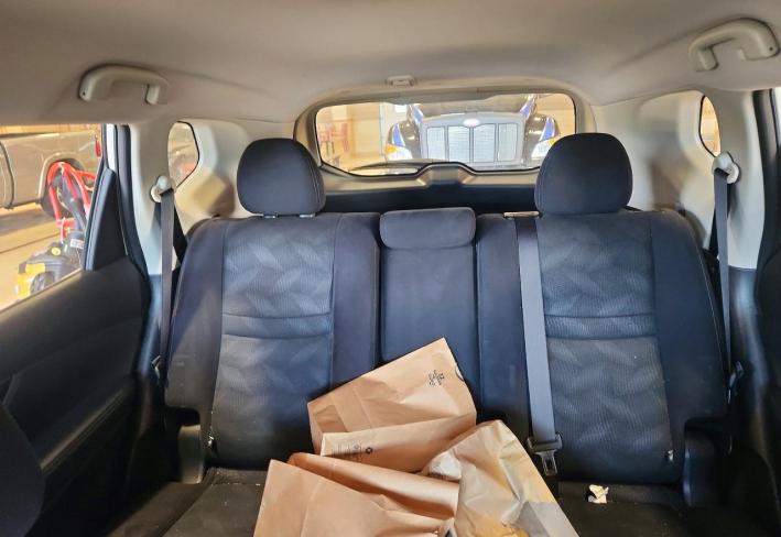 Salvage 2016 Nissan Rogue  in Gray