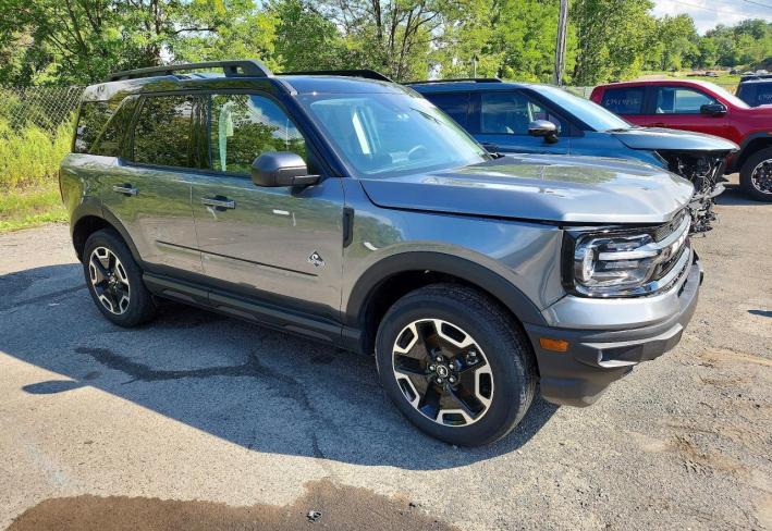 Salvage 2024 Ford Bronco Sport Outer Banks in Gray