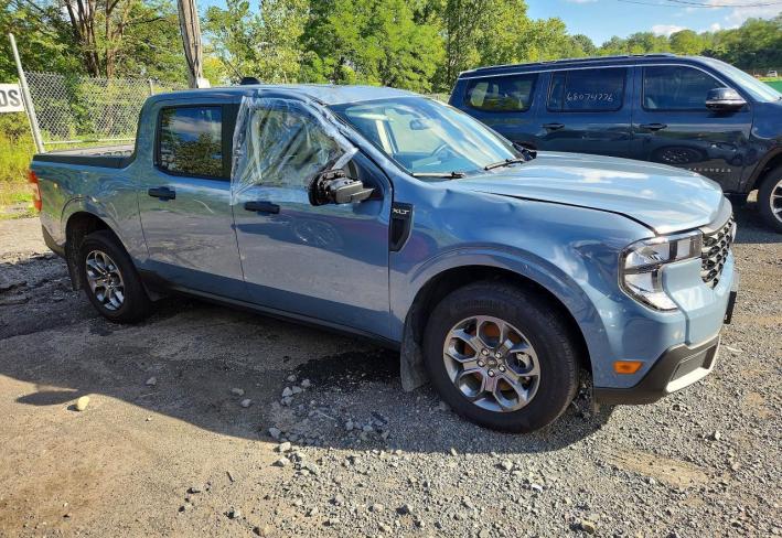 Salvage 2025 Ford Maverick  in Blue