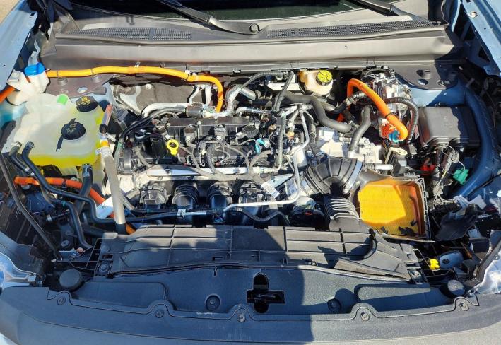 Salvage 2025 Ford Maverick  in Blue