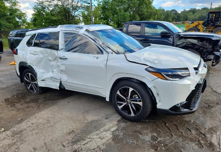 Salvage 2024 Toyota Corolla Cross Hybrid Xse in White