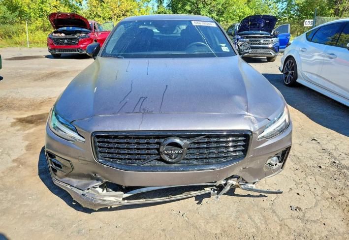 Salvage 2021 Volvo S60 T6 R-design in Gray
