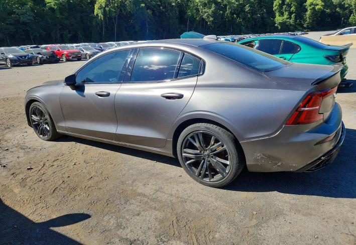 Salvage 2021 Volvo S60 T6 R-design in Gray