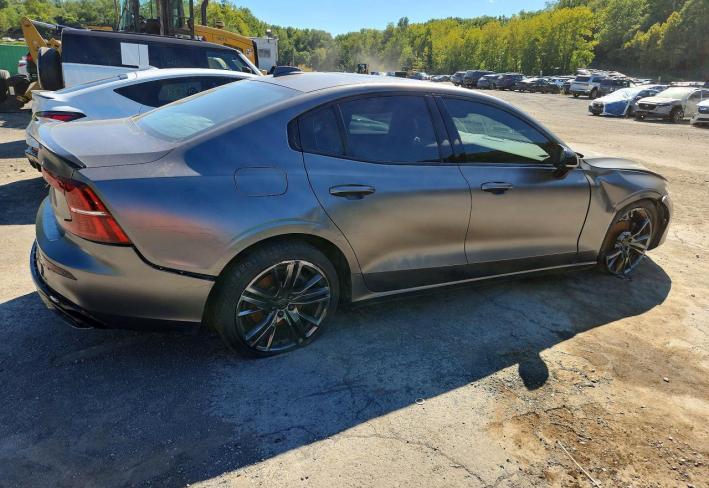 Salvage 2021 Volvo S60 T6 R-design in Gray