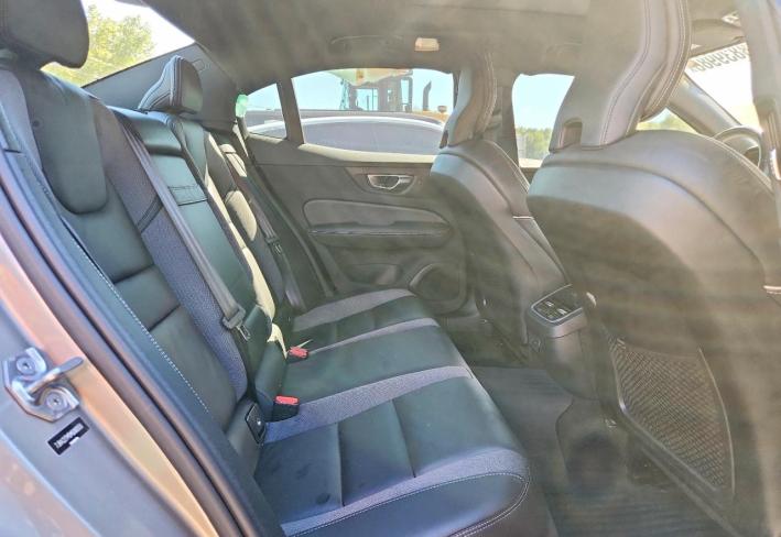 Salvage 2021 Volvo S60 T6 R-design in Gray