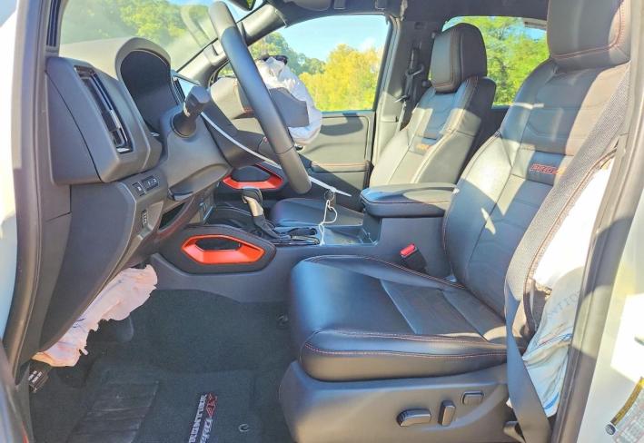 Salvage 2025 Nissan Frontier Pro-4x in White