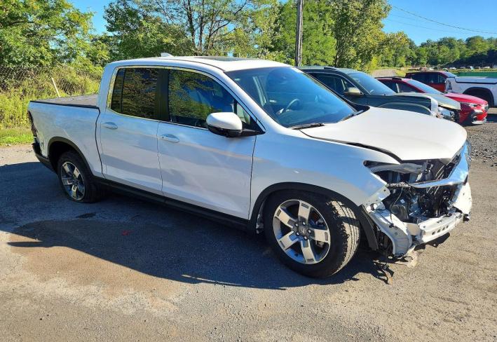 Salvage 2026 Honda Ridgeline  in White