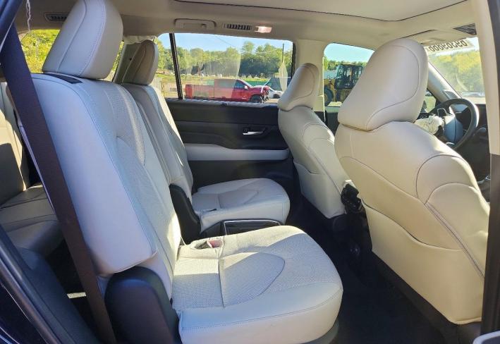 Salvage 2025 Toyota Grand Highlander Hybrid Limited in Blue