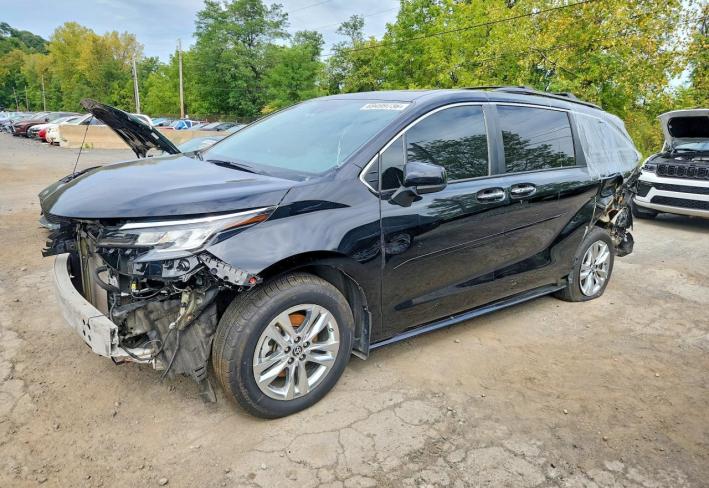 Salvage 2023 Toyota Sienna Woodland Edition in Black