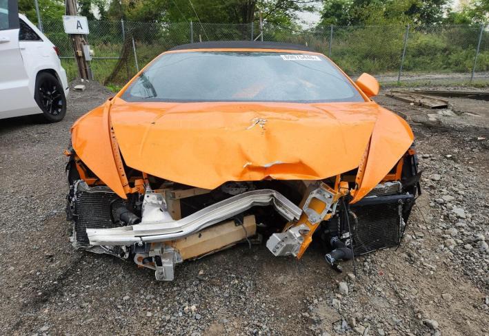 Salvage 2017 Lamborghini Huracan  in Orange