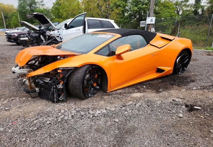 Salvage 2017 Lamborghini Huracan  in Orange