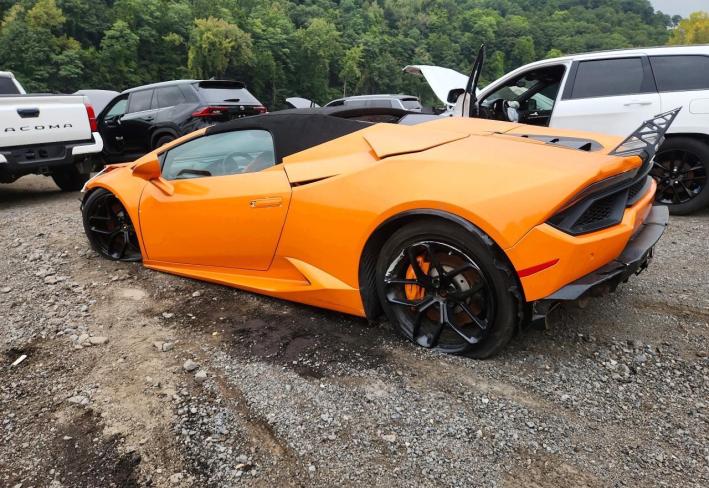 Salvage 2017 Lamborghini Huracan  in Orange