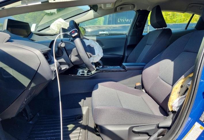 Salvage 2026 Toyota Prius Le in Blue
